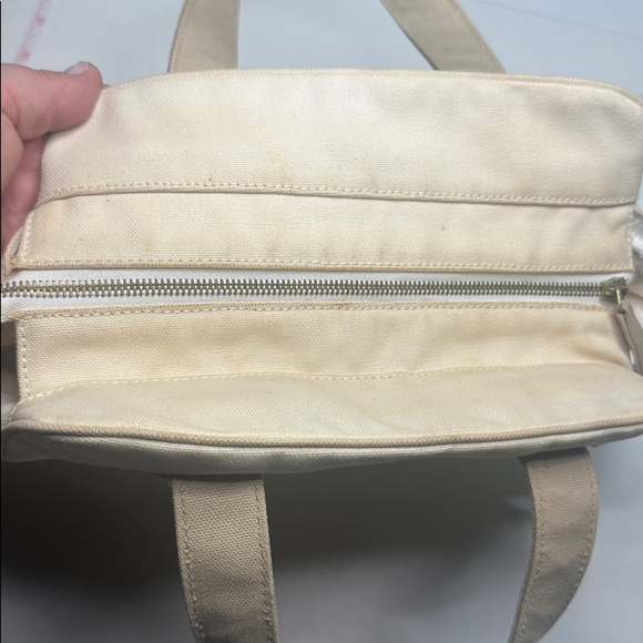 Chanel - Picture 5 of 6